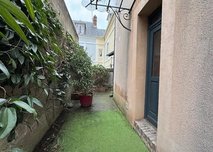 Peaceful In Close To The * Trouville-sur-Mer